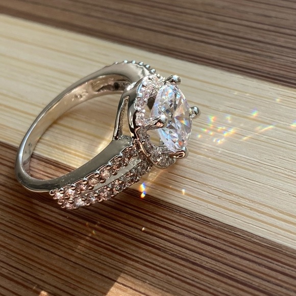 2ct round cut cubic zirconia 925 plated ring size 7 - Picture 8 of 8